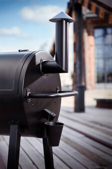 Mustang Pellet BBQ Smoker Houston