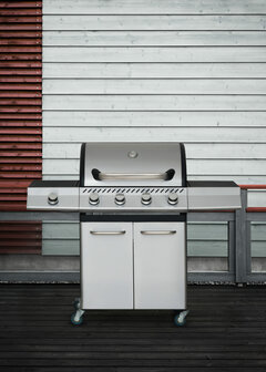 Mustang Gas Grill Louisville Met 5 Branders RVS